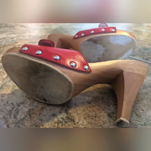Retro Style pinup red and wood grommet heels Sandals - Picture 3 of 8